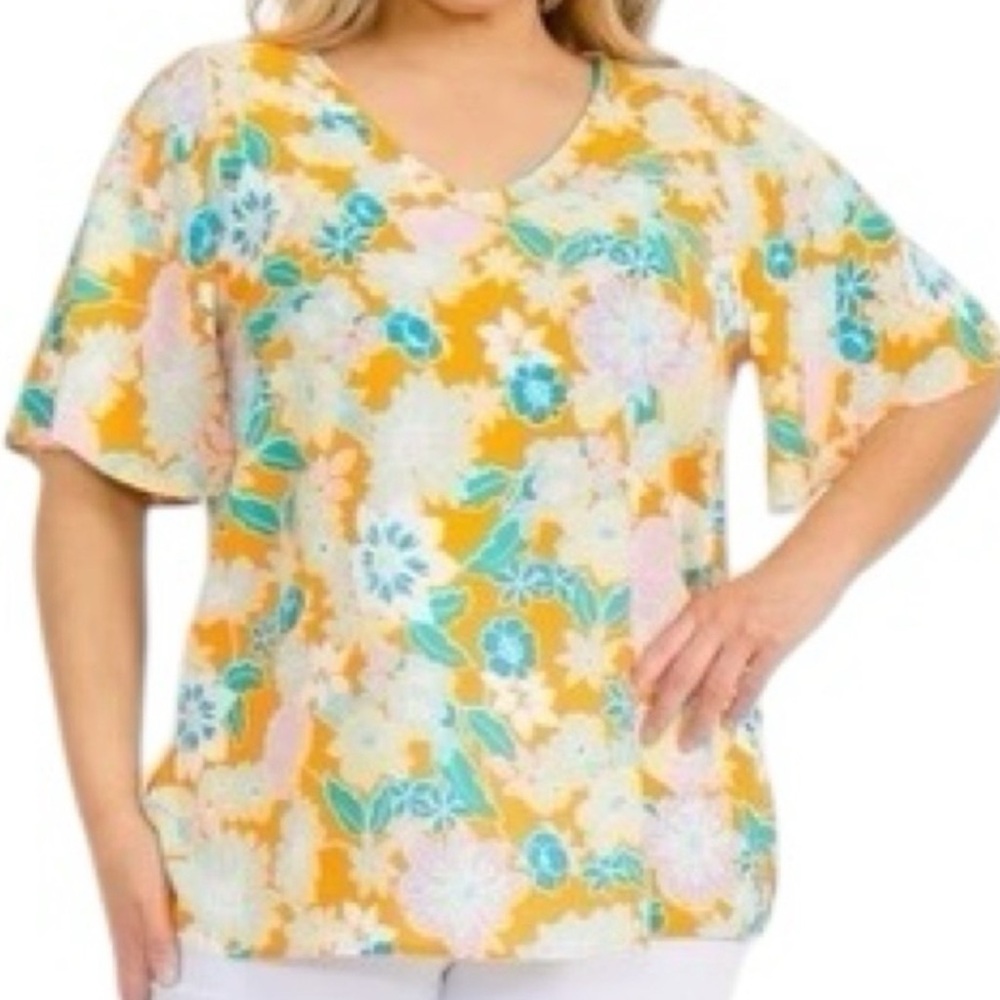 NWOT First Love by Lovelyn SS Floral print Top